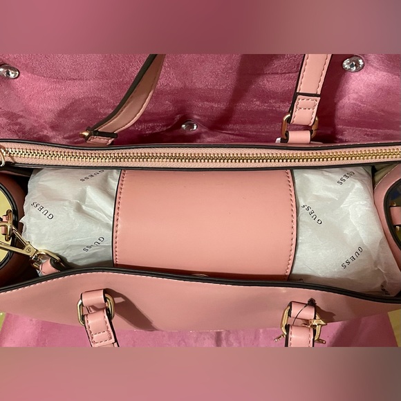 GUESS Lilly Ann Purse in Pink NWT HTF - Picture 9 of 10